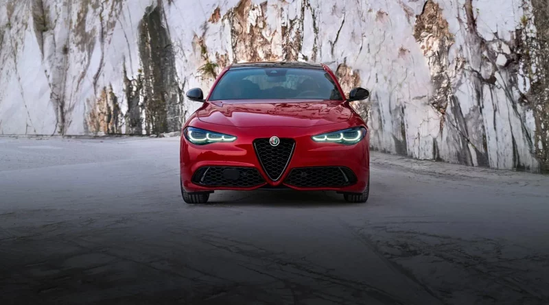 Alfa Romeo Giulia exterior image 1