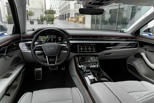 Audi S8 7 Interior