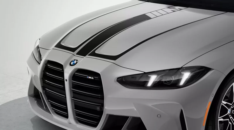 BMW M4 exterior image 1