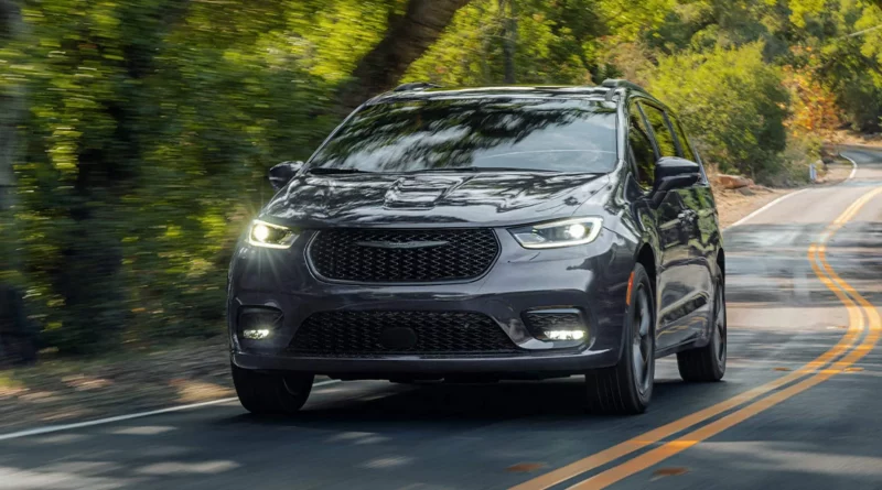 Chrysler Pacifica exterior image 1