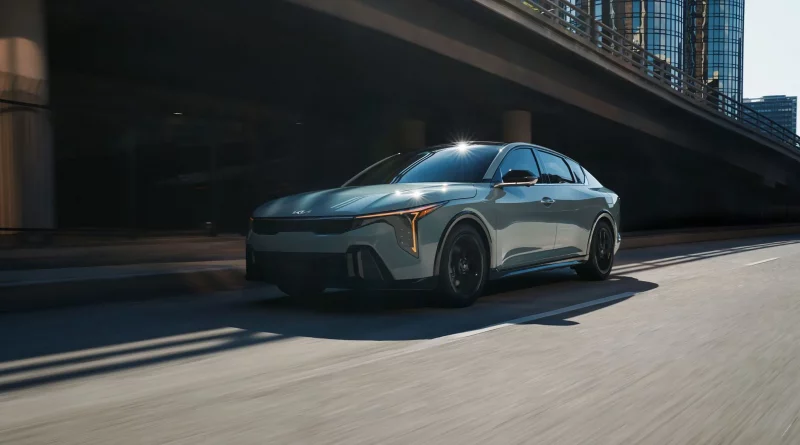 Kia K4 exterior image 1