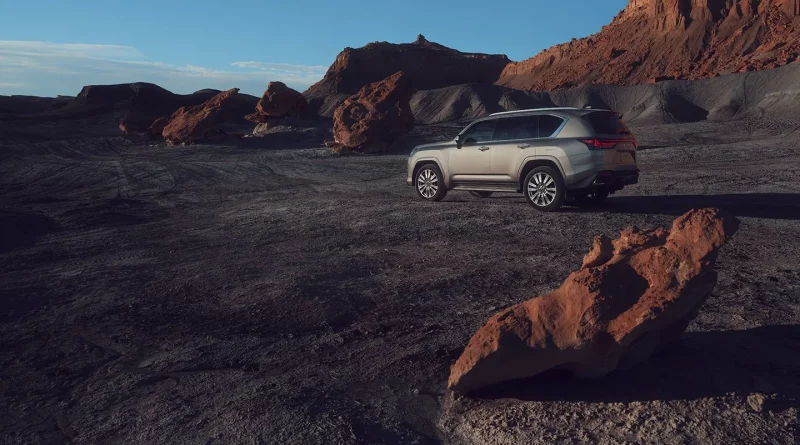 Lexus LX exterior image 1