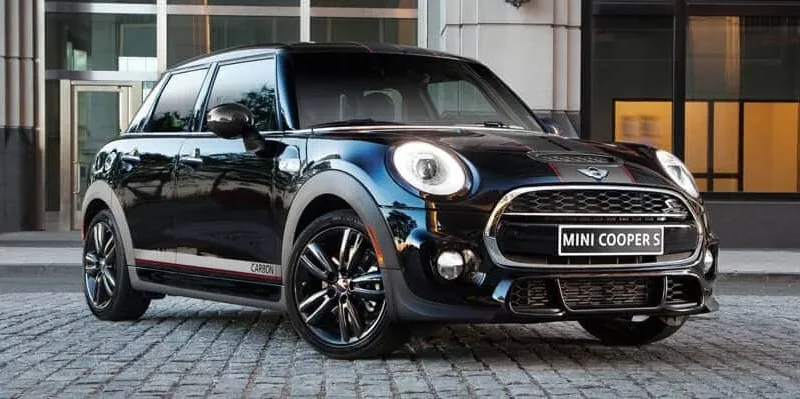 MINI Hardtop 4 Door exterior image 1