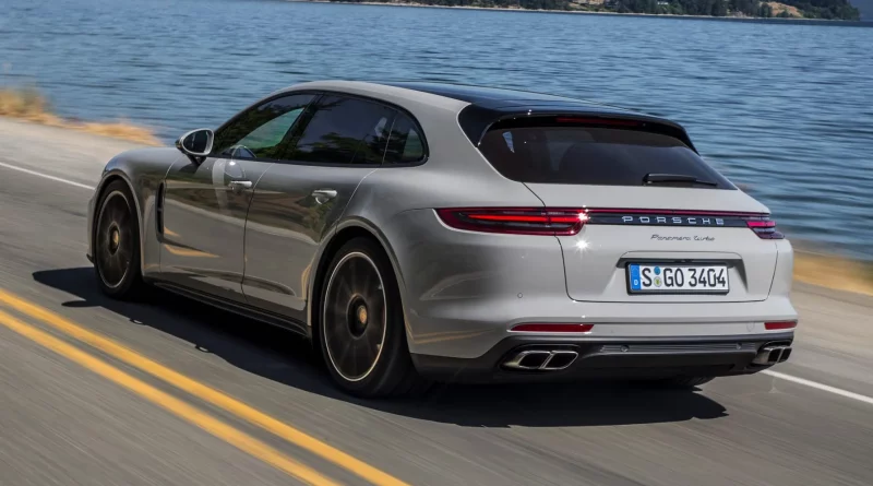 Porsche Panamera Sport Turismo exterior image 1