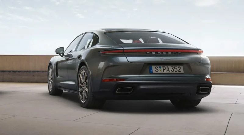 Porsche Panamera exterior image 2