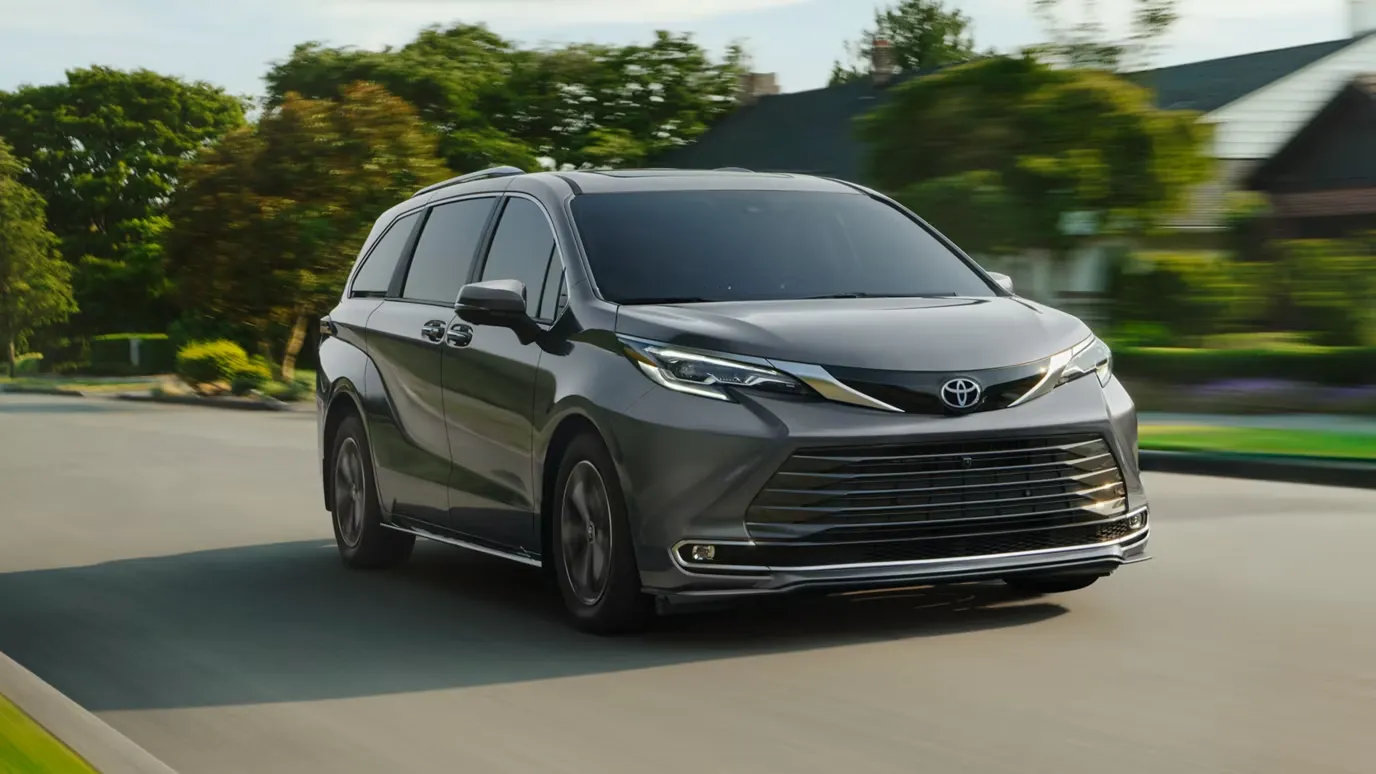 Toyota Sienna 2 Exterior